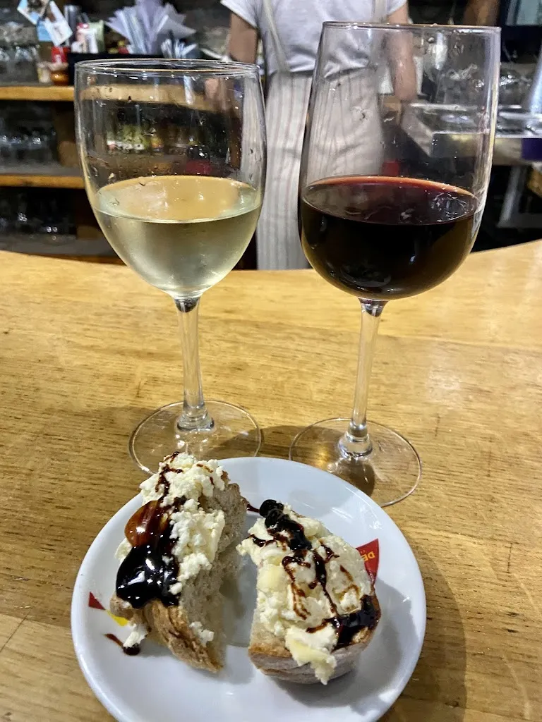 Ross Harwood_Bar Taberna Grial_Pedrafita do Cebreiro_review