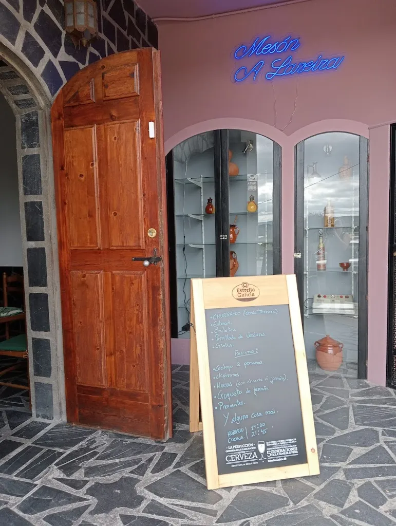MESÓN A LAREIRA restaurant in Palas de Rei