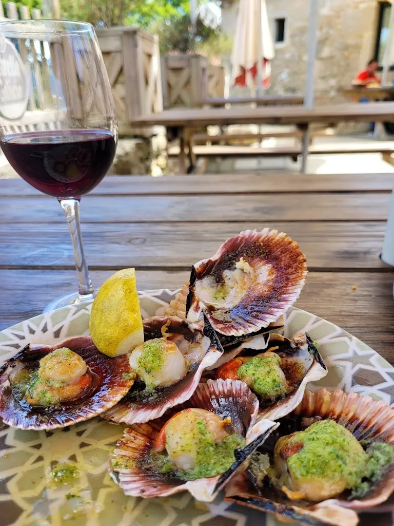 Dexter Cuizon_Mesón A Brea_Palas de Rei_review