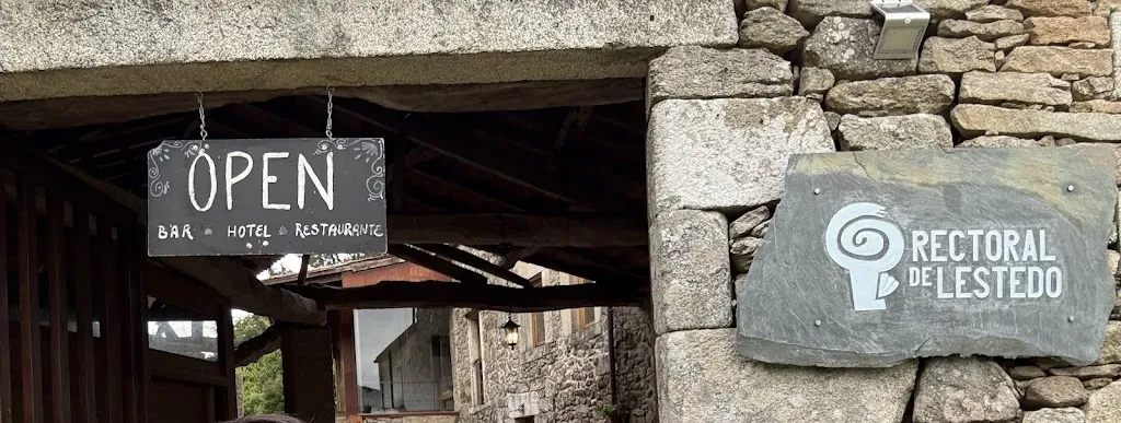 Donald Nelson_Rectoral de Lestedo_Palas de Rei_review