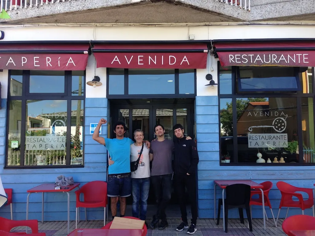 Restaurante Avenida_Saviñao O_slider_image_1