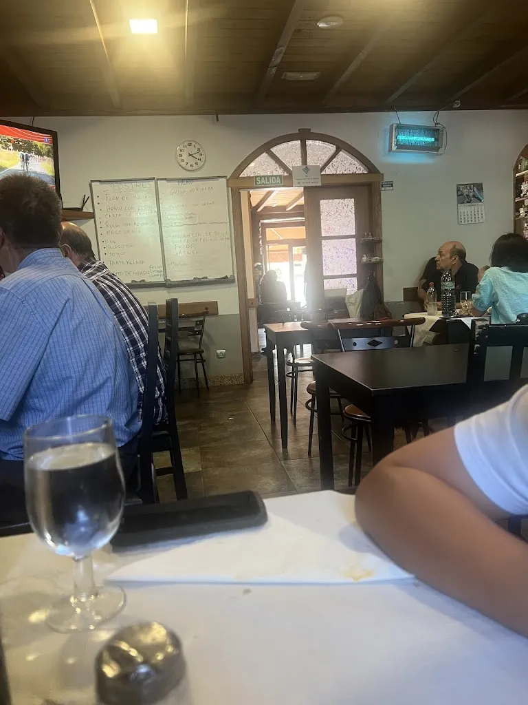 Juan Eche_Restaurante Bar A Cabina_Ribas de Sil_review