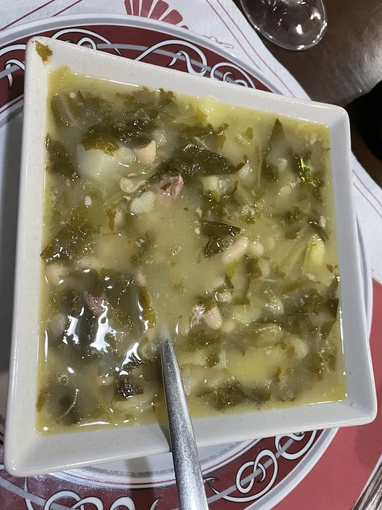 Miklós Südi_Restaurante O Curtiñeiro_Ribas de Sil_review