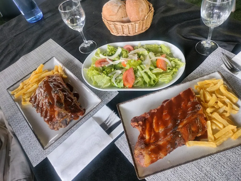 Yoly Alvarez Fernandez_Meson Luis Quiroga_Ribas de Sil_review