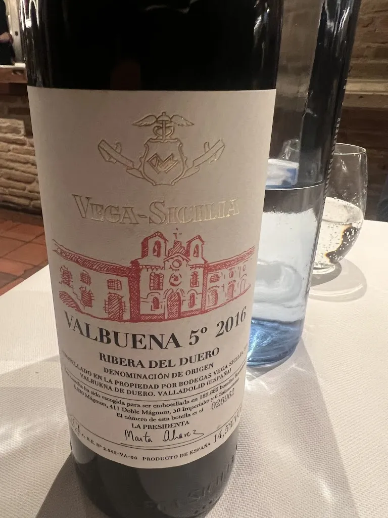 Paul Bachand_O Mirador_Portomarín_review