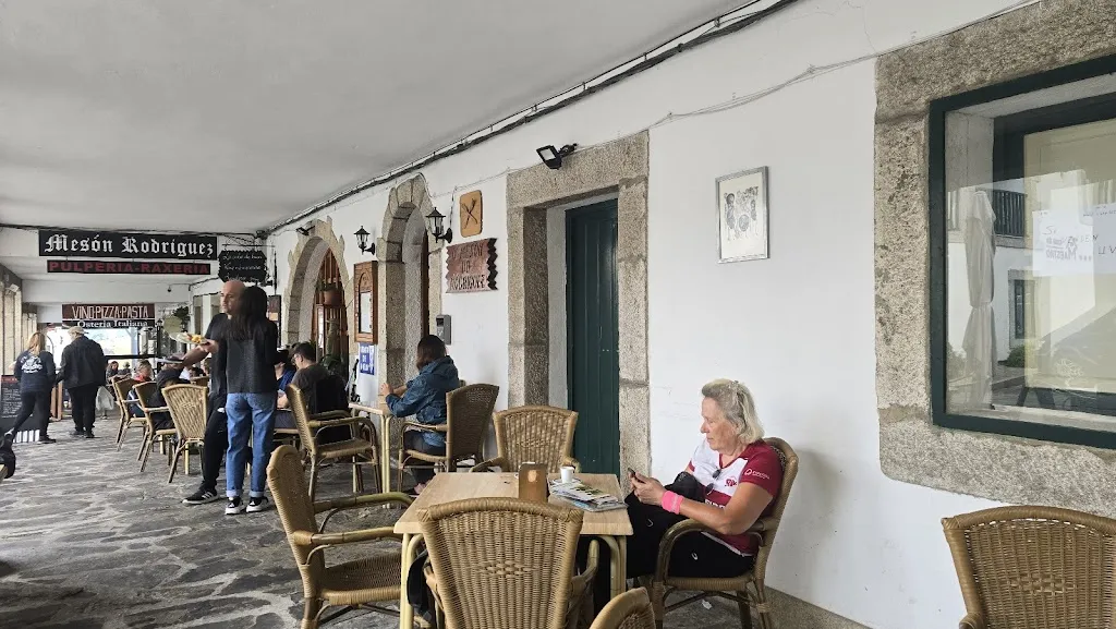 Chiliong_Meson Rodriguez_Portomarín_review