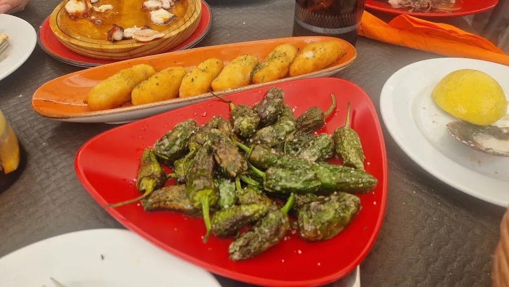 Andrzej_Casa Cruz_Portomarín_review