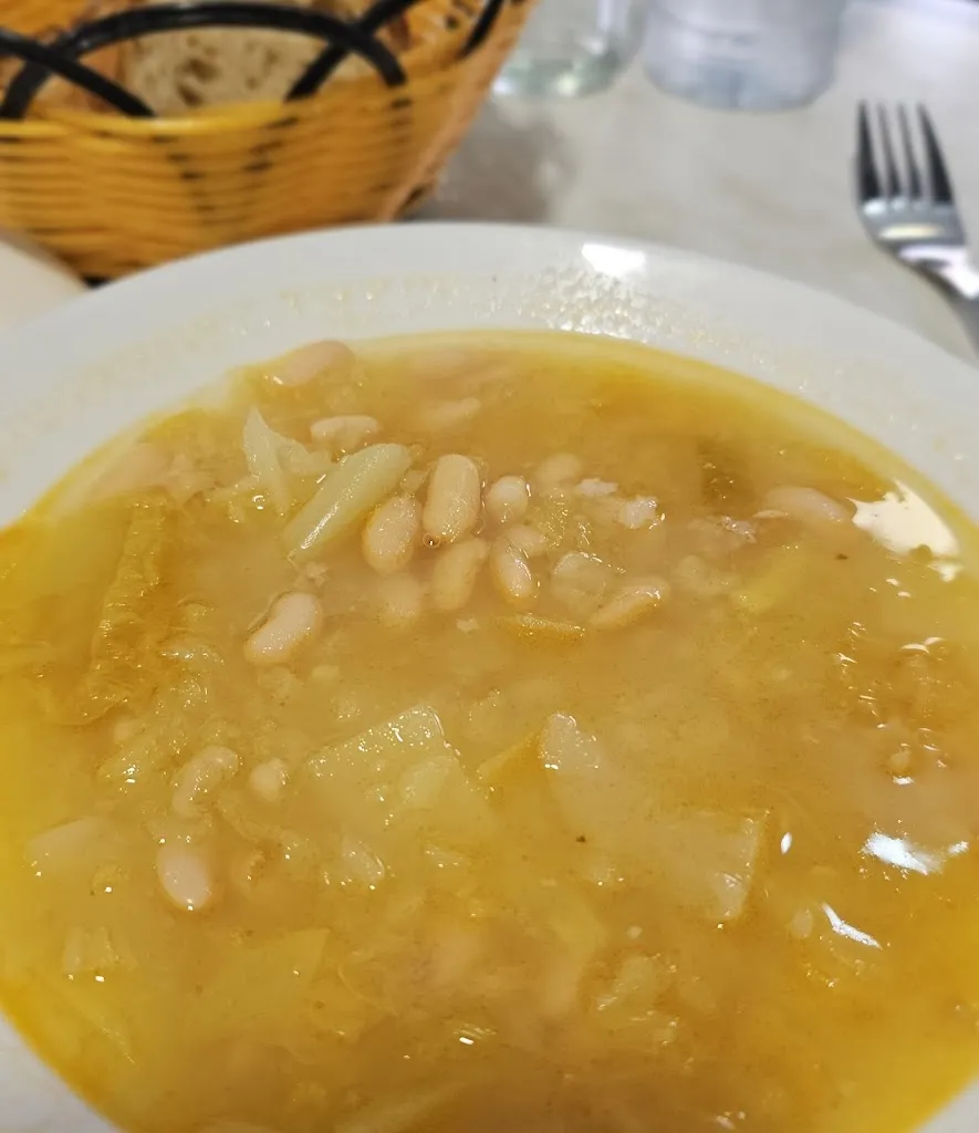 Mathew Yee_Supenedo_Portomarín_review