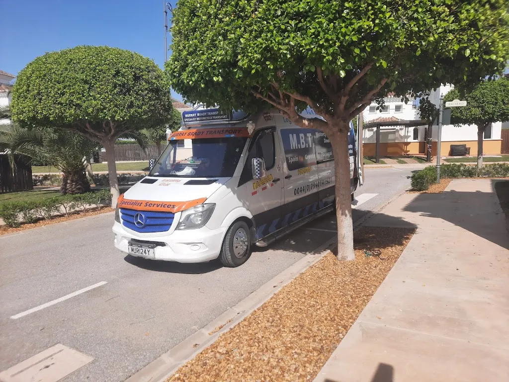 Murray Brady_Cafe-bar Abierto hasta el amanecer_Monforte del Cid_review