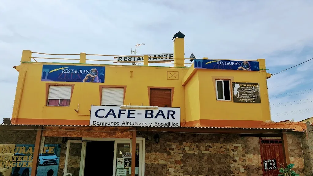 Cafe-bar Abierto hasta el amanecer_Monforte del Cid_slider_image_1