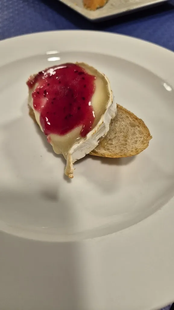 Ana Angélica Santos Hernández_Bar O Paso_Xermade_review