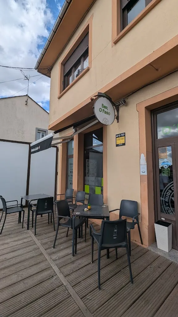 Bar O Paso restaurant in Xermade