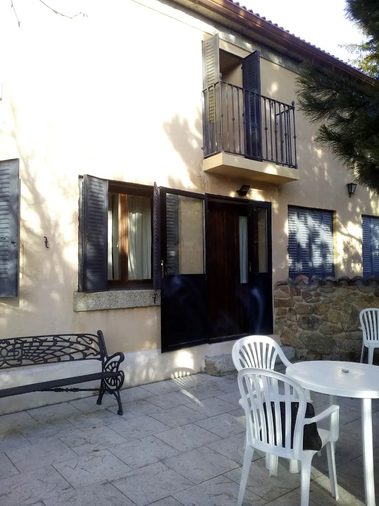 Ana Ortega_LOS SECRETOS DE LUA, Sierra Norte Madrid, Alojamientos Rurales_Acebeda La_review