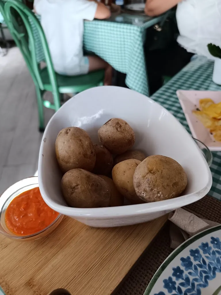 Manu Maestro_Doña Lola Restaurante Gastrotaberna_Alameda del Valle_review