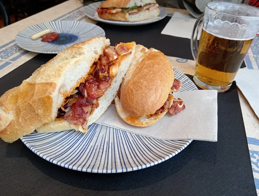 Cafeteria Alameda restaurant in Alameda del Valle