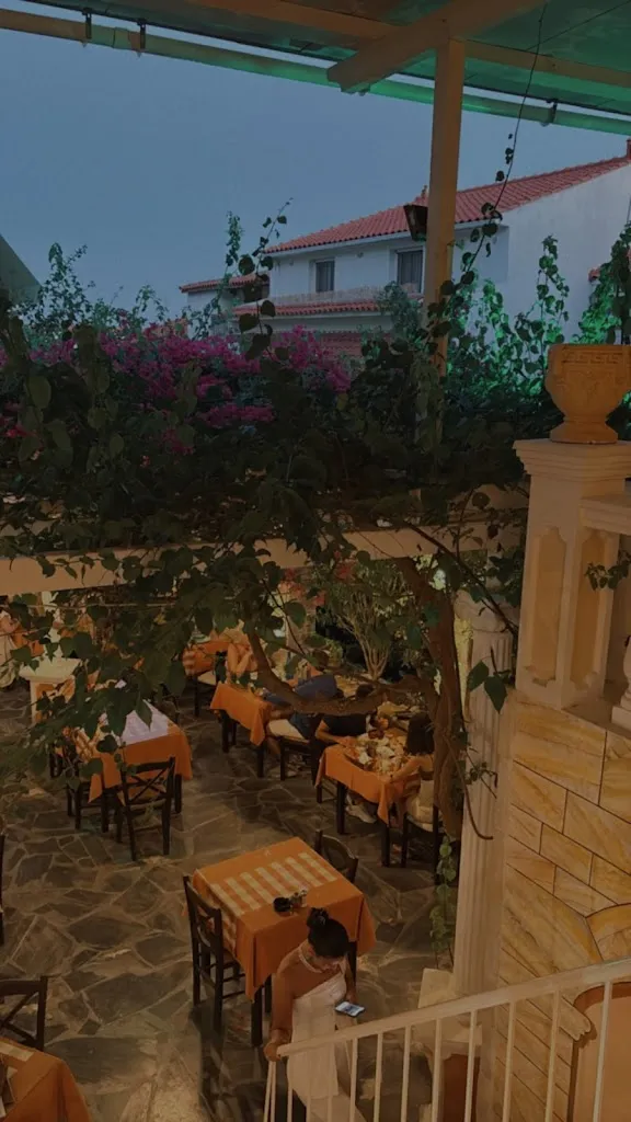 esra YAZICI_Irodion Garden Restaurant_Samos_review