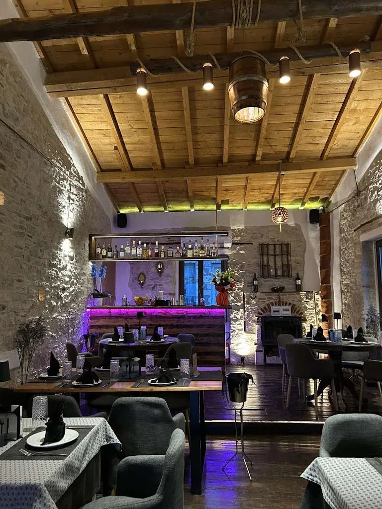 Knife & Fork Restaurant restaurant in Samos