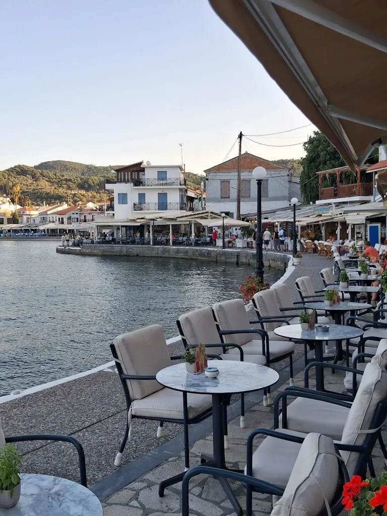 Cavos Cafe Bar Bistro_Samos_slider_image_3