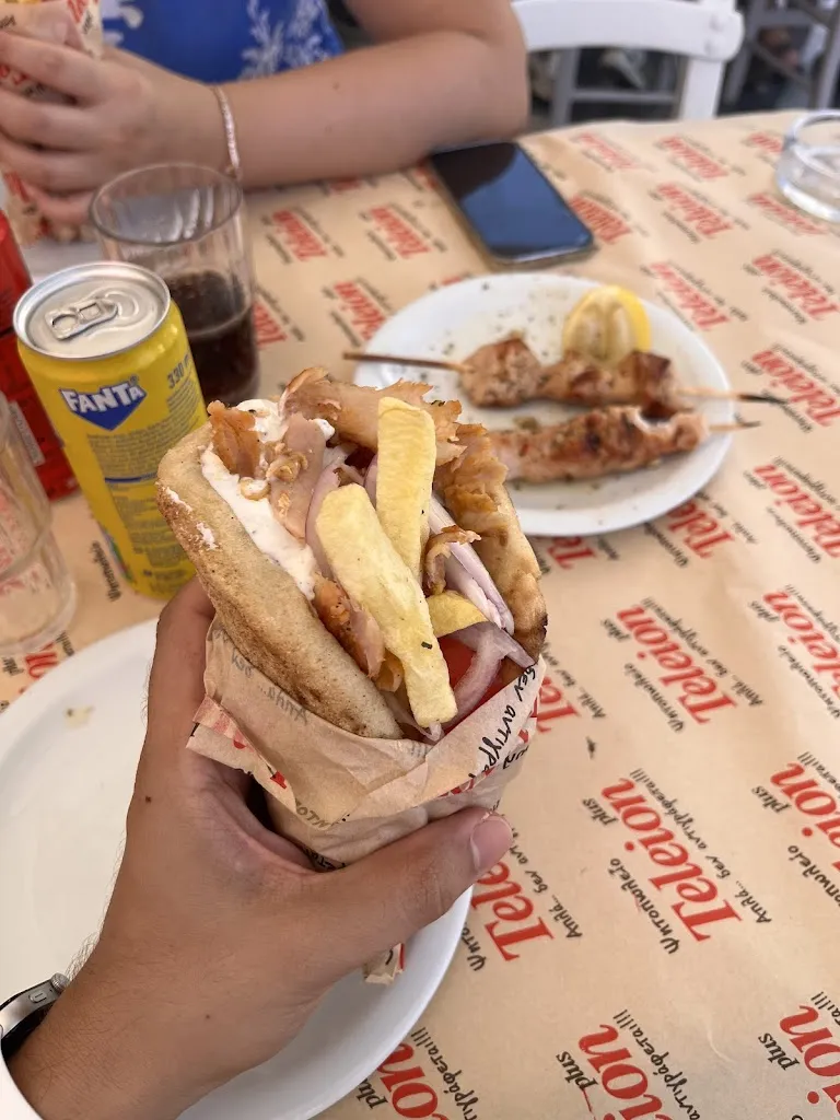 Cansın Balcı_Τέλειον plus_Samos_review