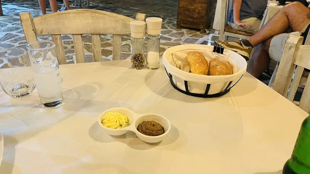 Buki G_Akrogiali Restaurant_Samos_review