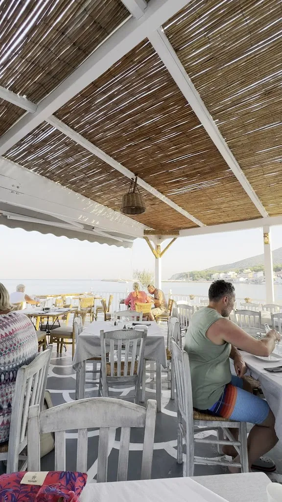 Akrogiali Restaurant_Samos_slider_image_2