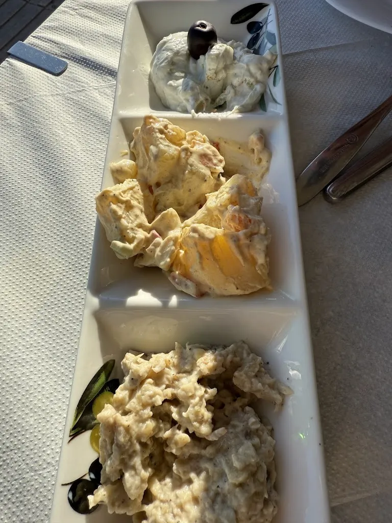 Burcu Memis Doguc_MEZE SAMOS RESTAURANT_Samos_review