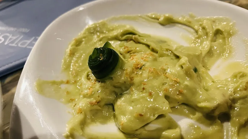 Buki G_Eptastadio_Samos_review