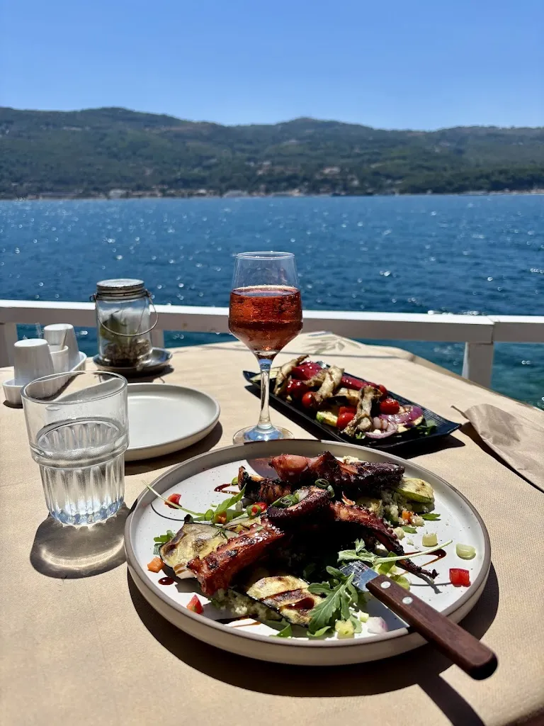 Martina_Welcome Restaurant_Samos_review