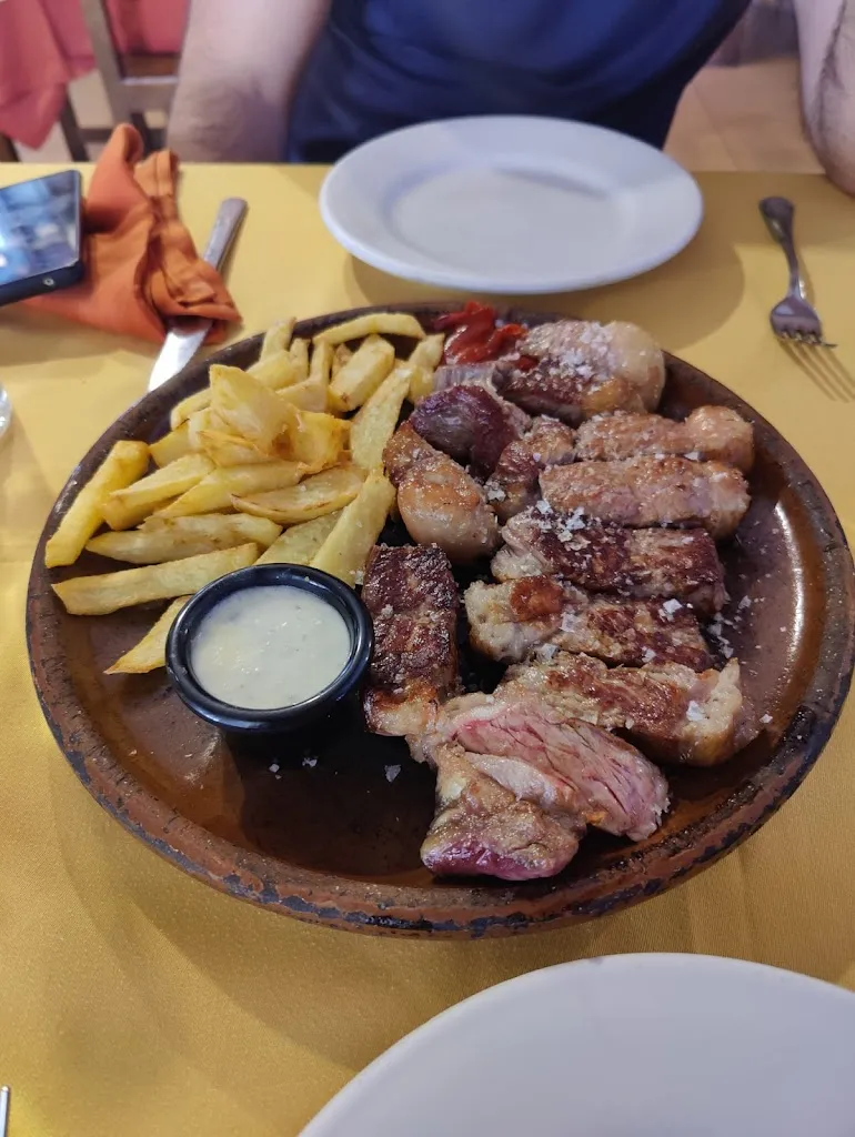 Juan Pedro Cantarero Reyes_Restaurante Los Conejos_Aldea del Fresno_review