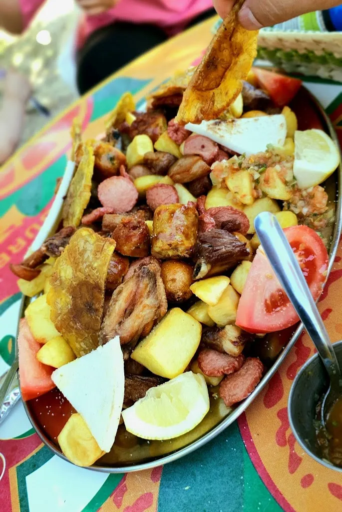 Kiosko Verde_Aldea del Fresno_slider_image_3