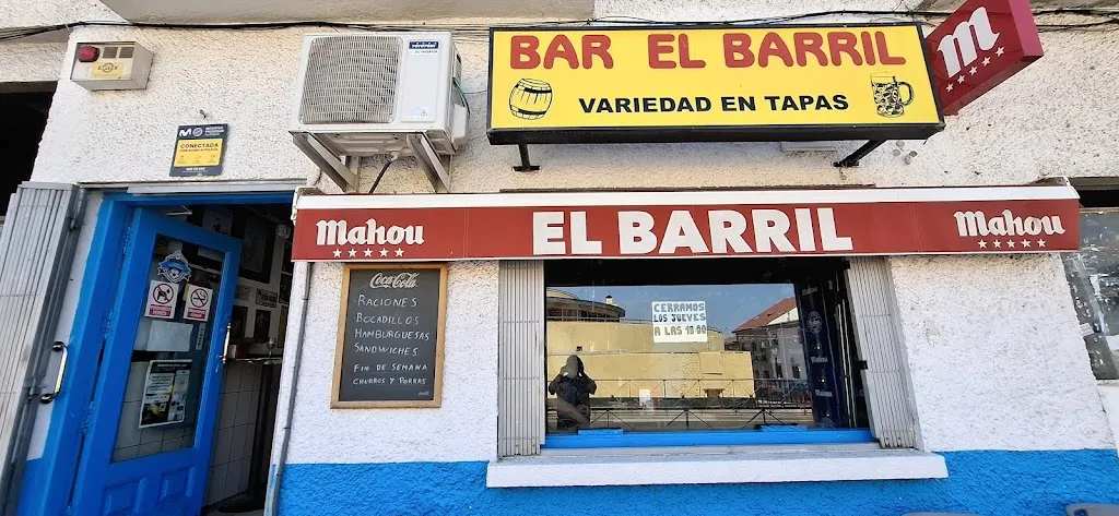 Bar El Barril restaurant in Aldea del Fresno