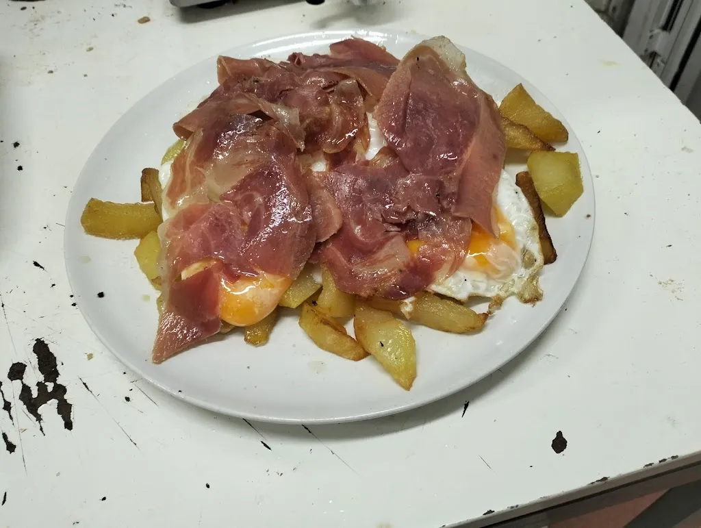 BAR RESTAURANTE CLUB SOCIAL_Aldea del Fresno_slider_image_3