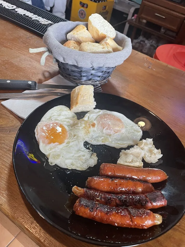 Juan Antonio Corregidor_Bar estación Ambite_Ambite_review