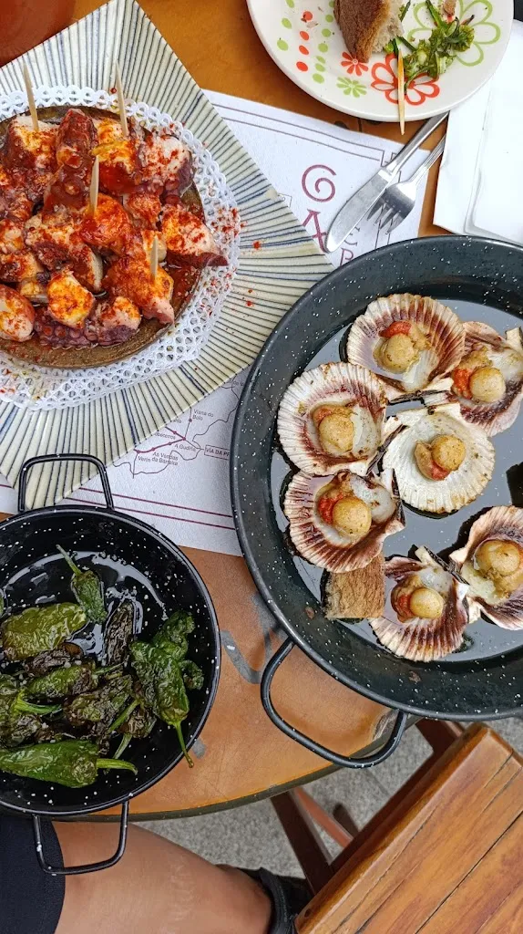 Jara Larrosa_Trunk corner_Viveiro_review