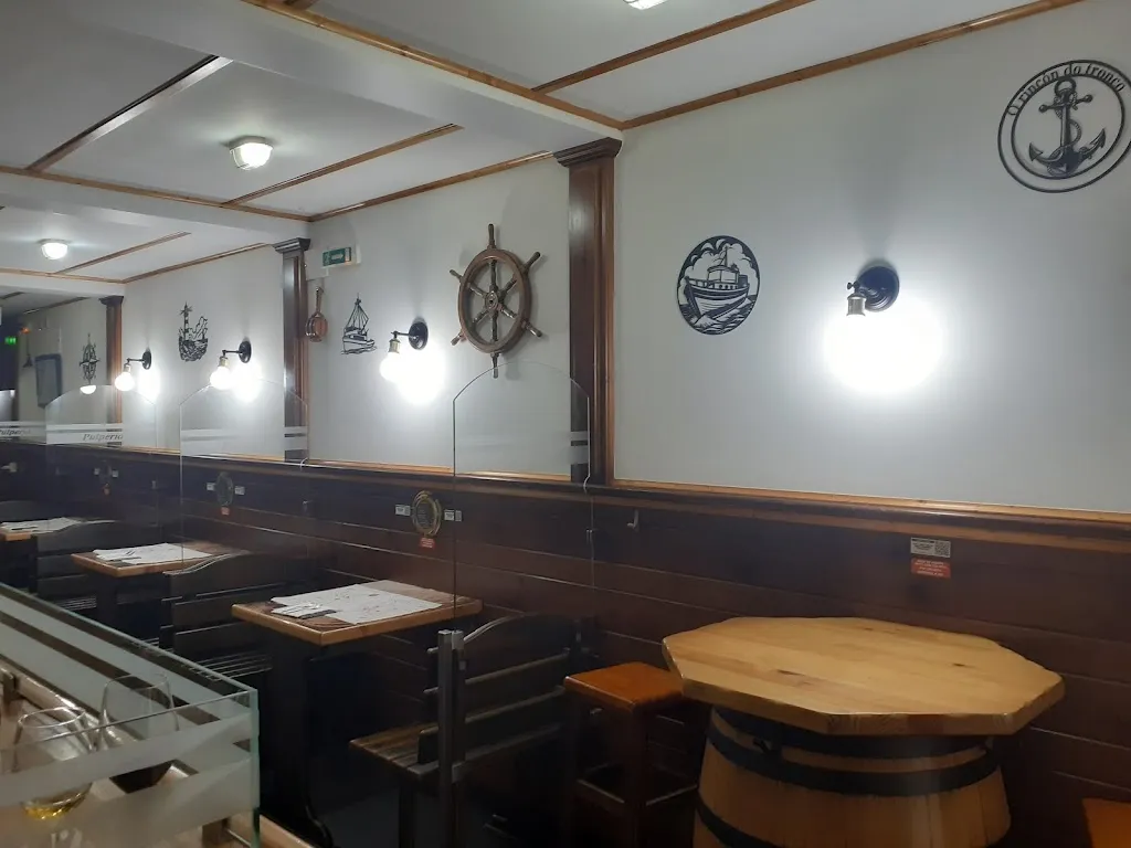 Trunk corner restaurant in Viveiro