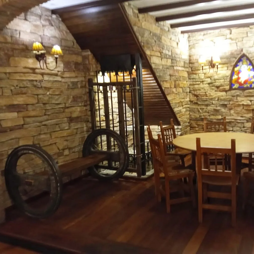 Mesón O Xugo restaurant in Viveiro