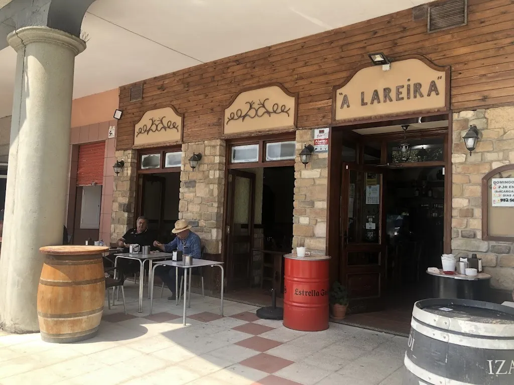 A Lareira restaurant in Viveiro