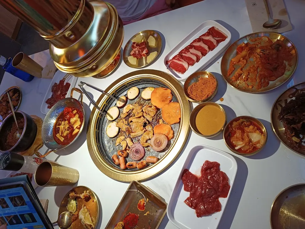 QIQIHARY SUSHI KOREAN BBQ PARQUE CORREDOR_Ajalvir_slider_image_3