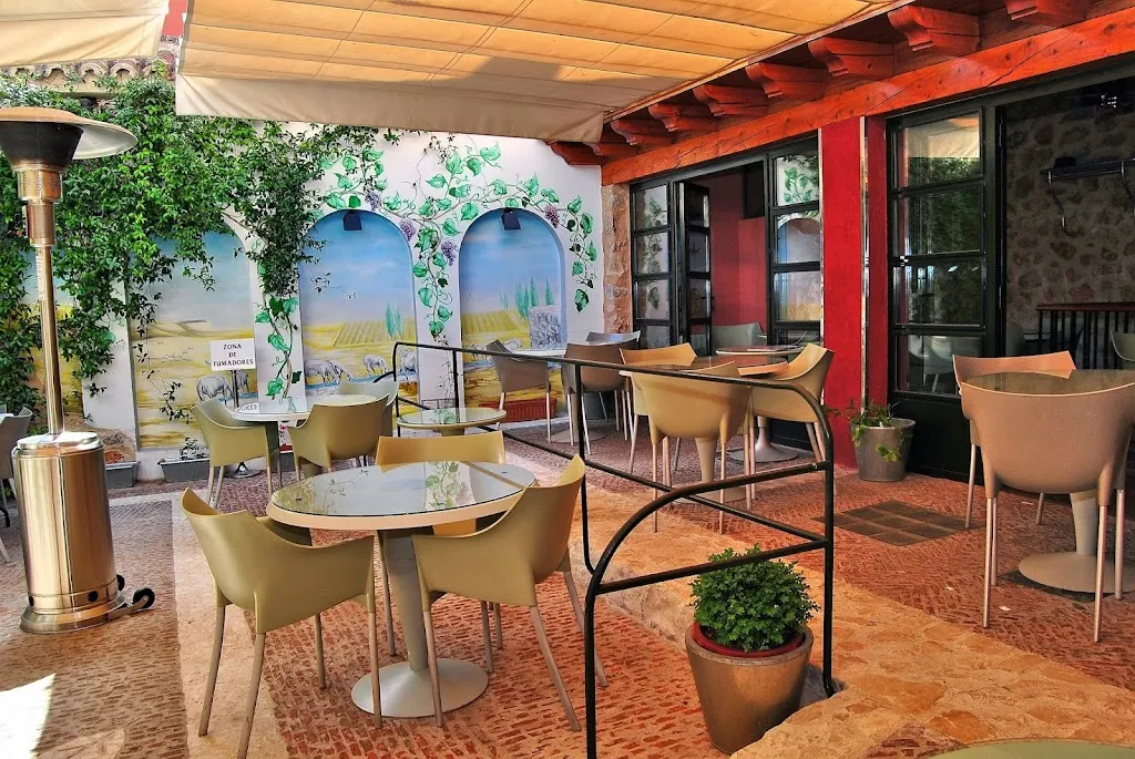 Bar restaurante La Casa Alta restaurant in Belmonte de Tajo