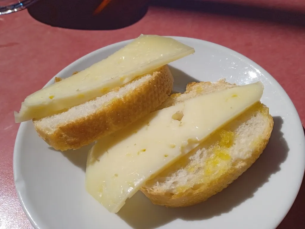 María A. Martín_Cafetería El Álamo II_Berrueco El_review