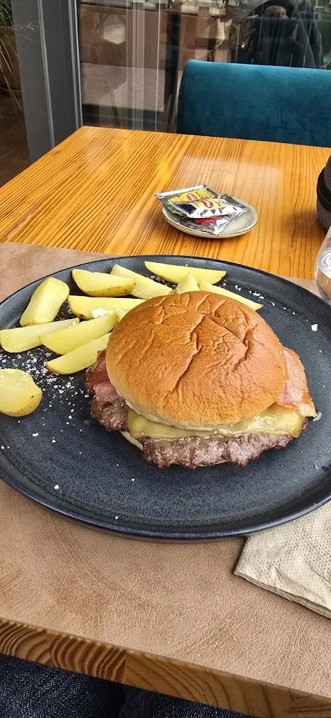 Rubén Lucas Contreras_NIDHO by pichon | Boadilla del Monte_Boadilla del Monte_review