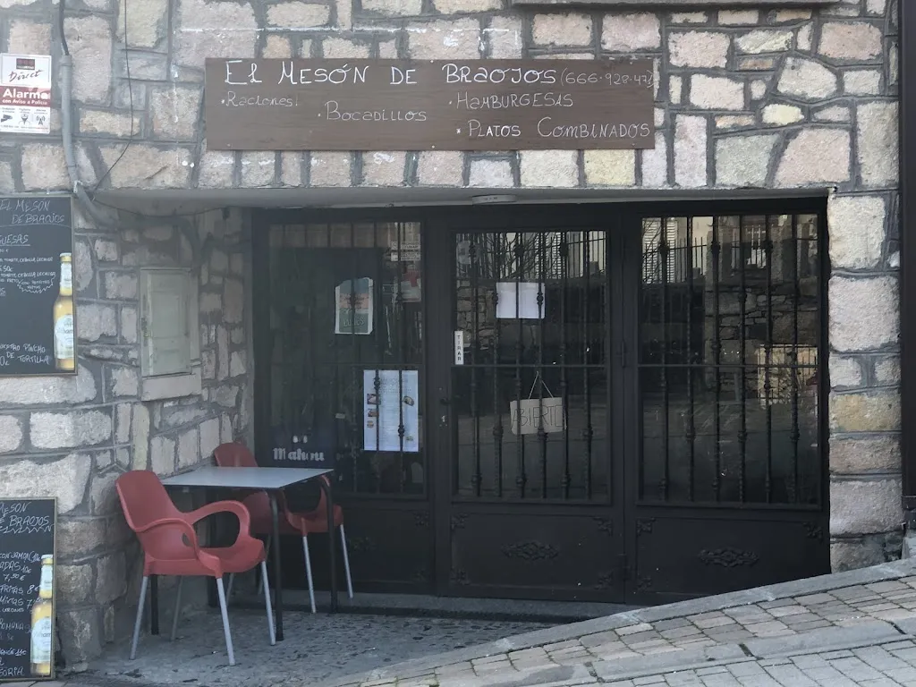 Román Ig Hernández_El Mesón de Braojos._Braojos_recensione