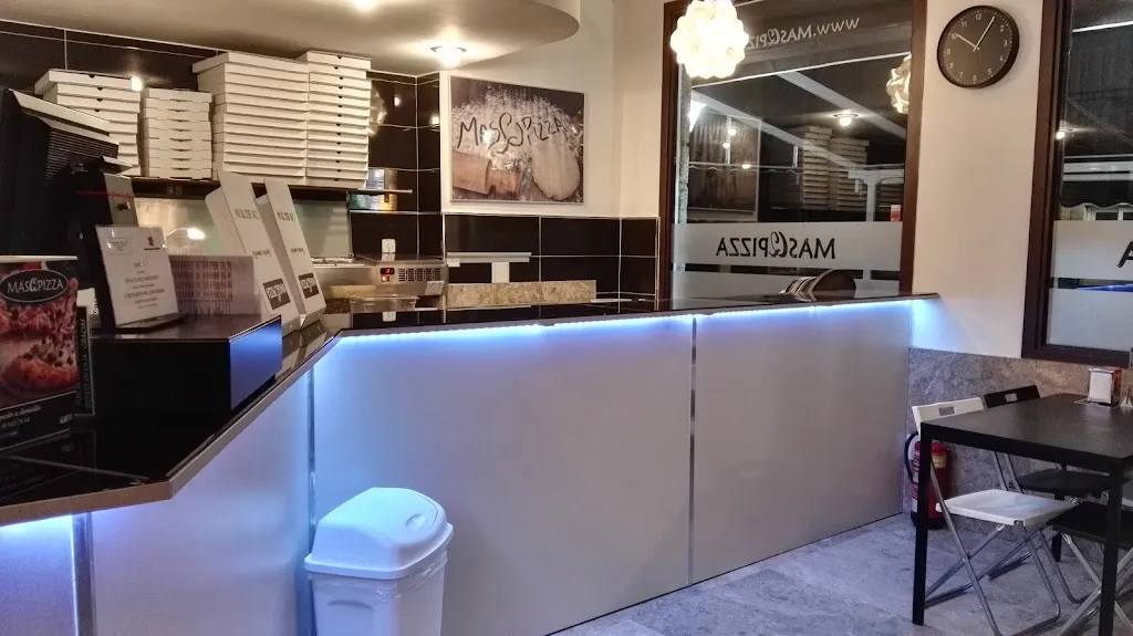 masQpizza_Becerril de la Sierra_slider_image_1