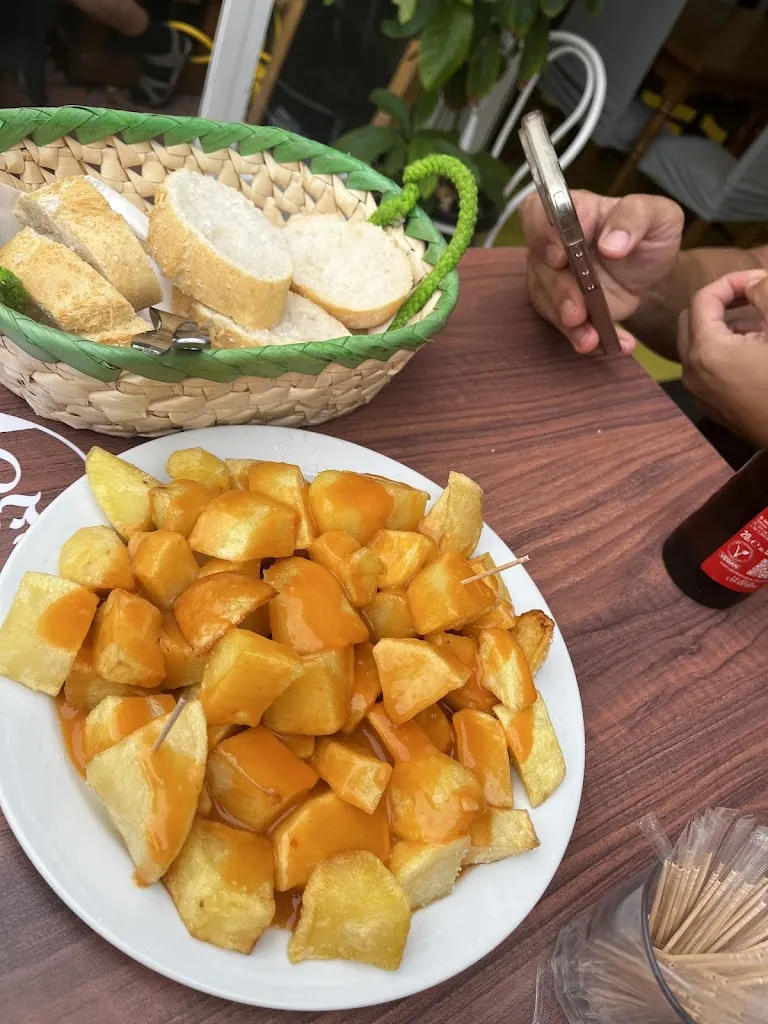 maria muñoz_Bar Restaurante Tapas Los Amigos_Berzosa del Lozoya_review