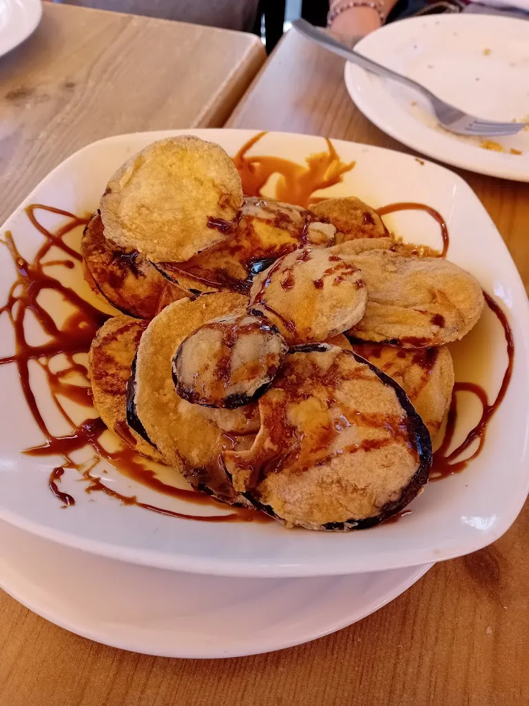 Mila Loizaga_MESON SERRANO_Berzosa del Lozoya_review