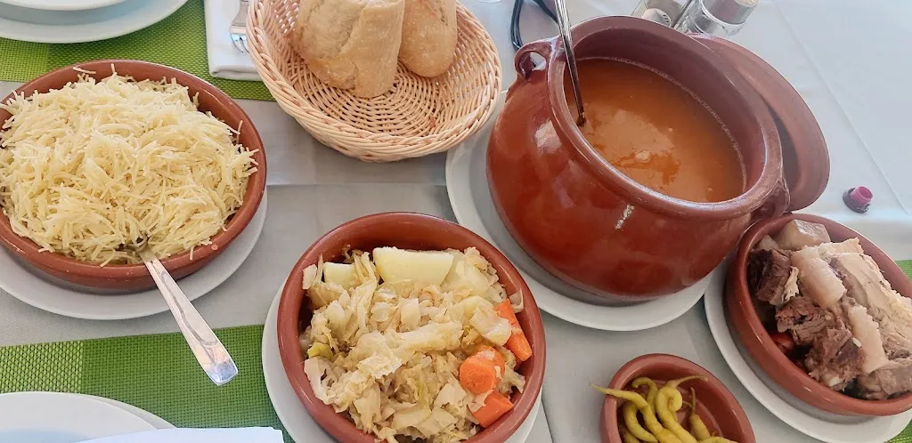 Didi Anana_Restaurante Pico de La Miel_Cabrera La_review