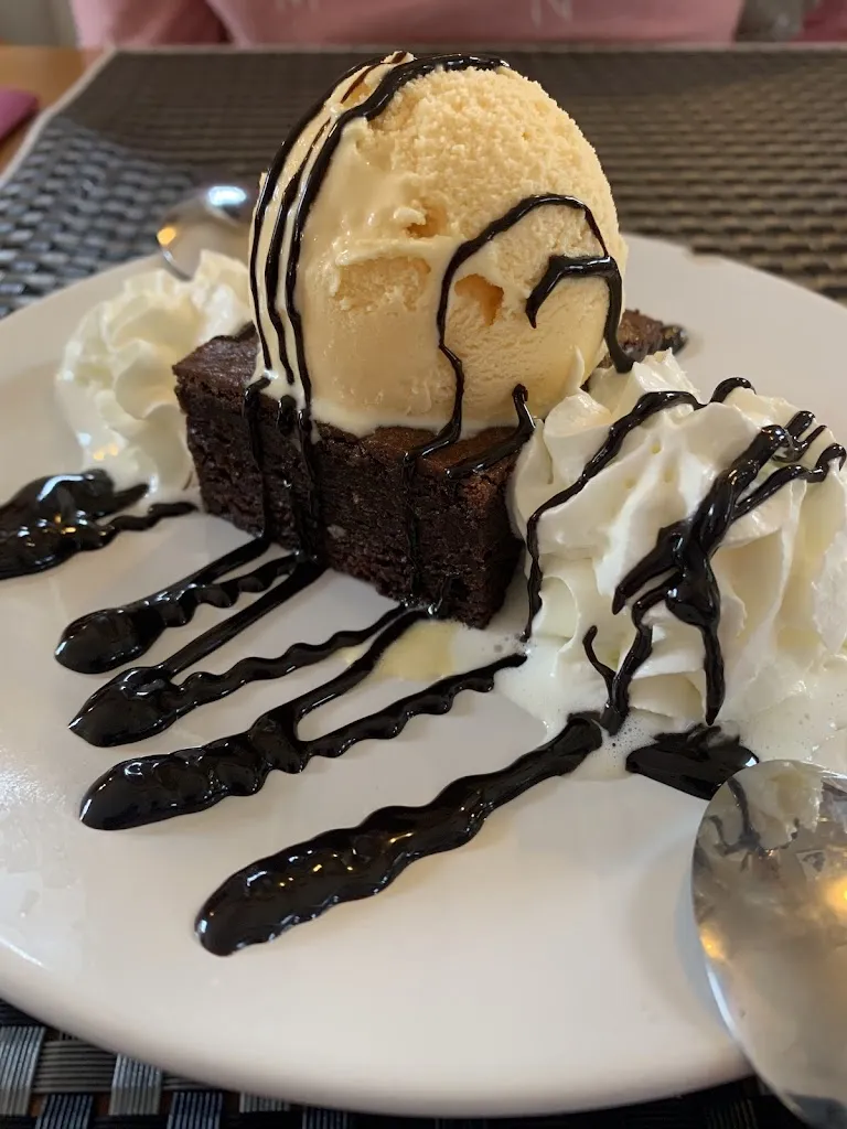 Lourdes_Bar Restaurante Mirasierra_Cabrera La_review