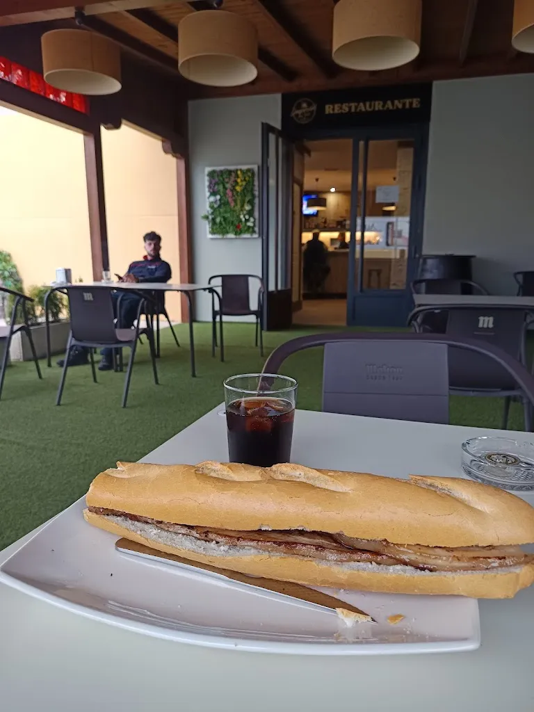 Imperial Iry Grill_Camarma de Esteruelas_slider_image_3