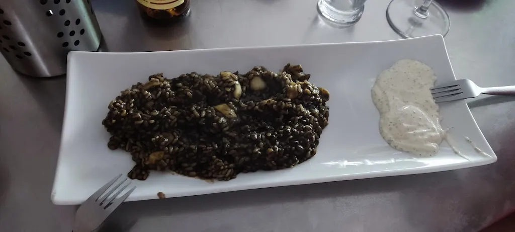 Roberto Eugenio_LOS MARINOS SPORT BAR TAPAS, RACIONES Y BUEN AMBIENTE EN CASARRUBUELOS_Casarrubuelos_review