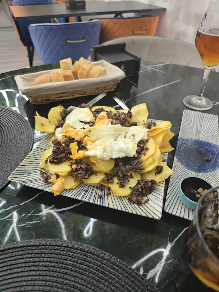 Alberto Nieto Villa_Raizes arroyomolinos_Arroyomolinos_review